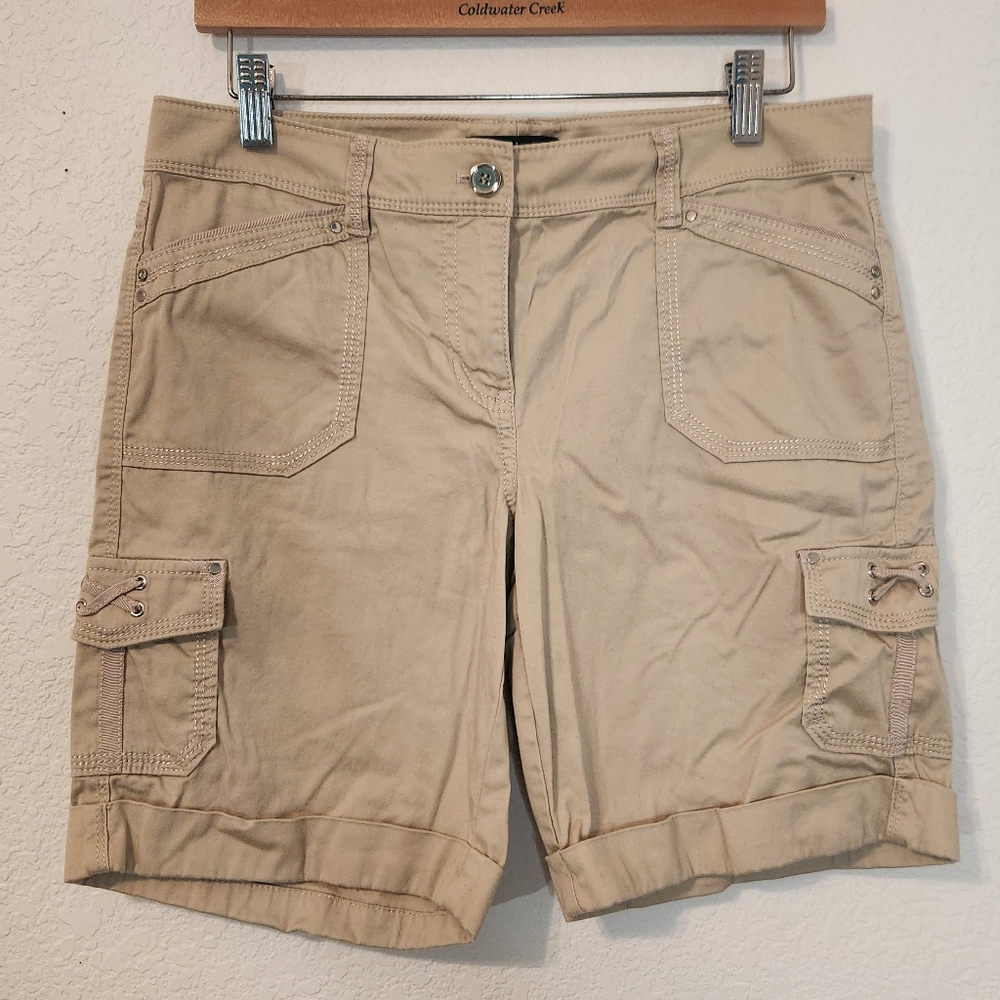 White House Black Market Women's Tan Cargo Bermuda Shorts, Size 6